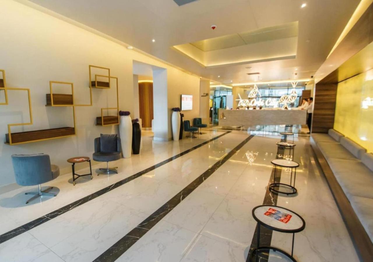 Orbi City Central Aparthotel Батуми Экстерьер фото